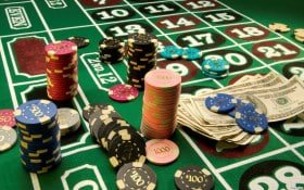 24hb VIP esports bonus cashback Myanmar ကစားသမားများ ဆုများ ရရှိနေသောပုံ
